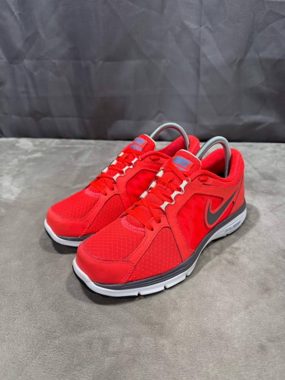 Nike Dual Fusion Sneakers